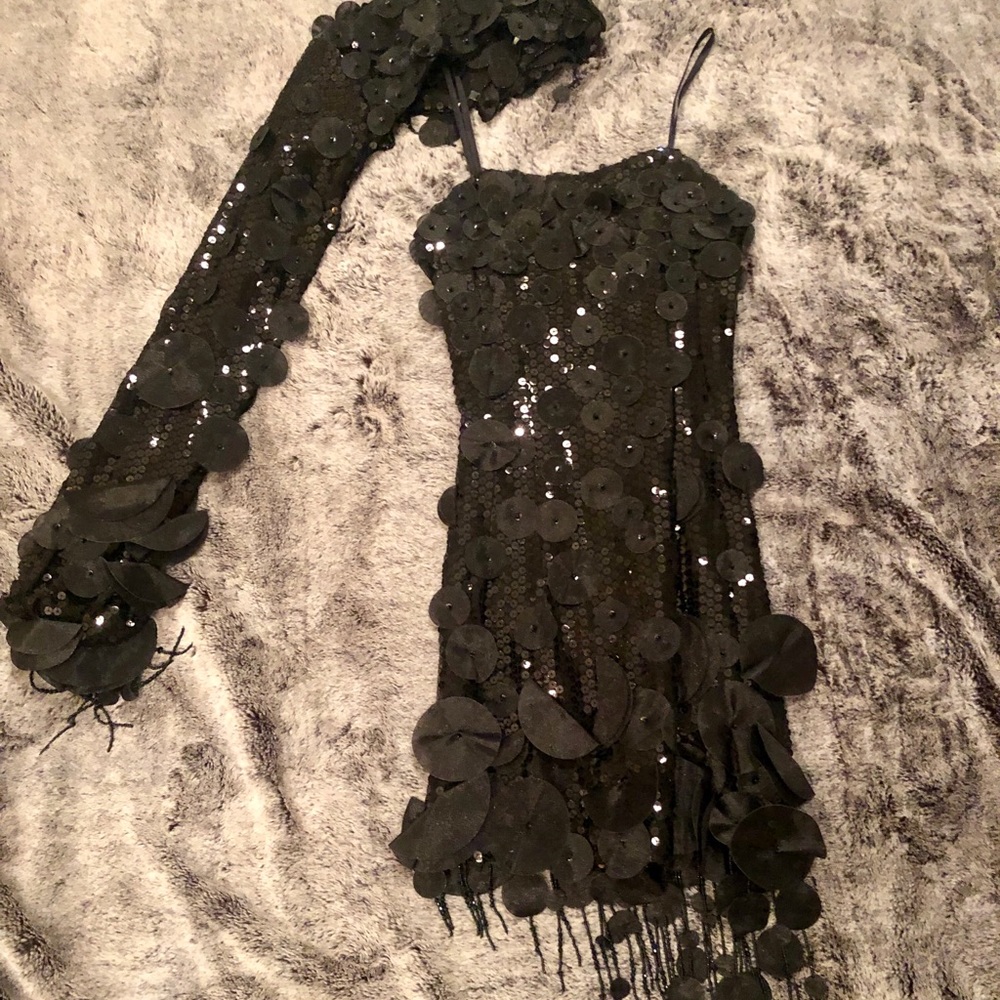 Beaded / sequins Black cocktail dress with sleeve - Picture 1 of 3